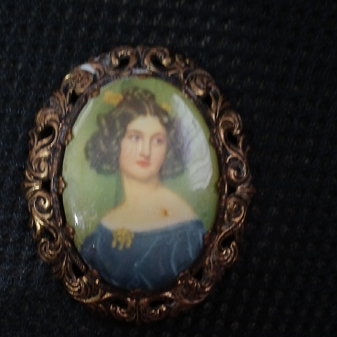 Vintage Cameo Brooch With Gold Accents